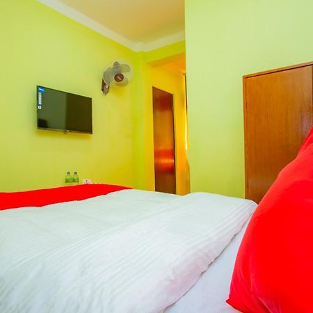 Oyo 589 Hotel Trimurti カトマンズ エクステリア 写真